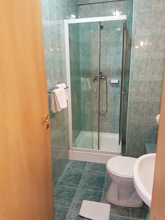 Pension Yasmine Тимишоара Экстерьер фото